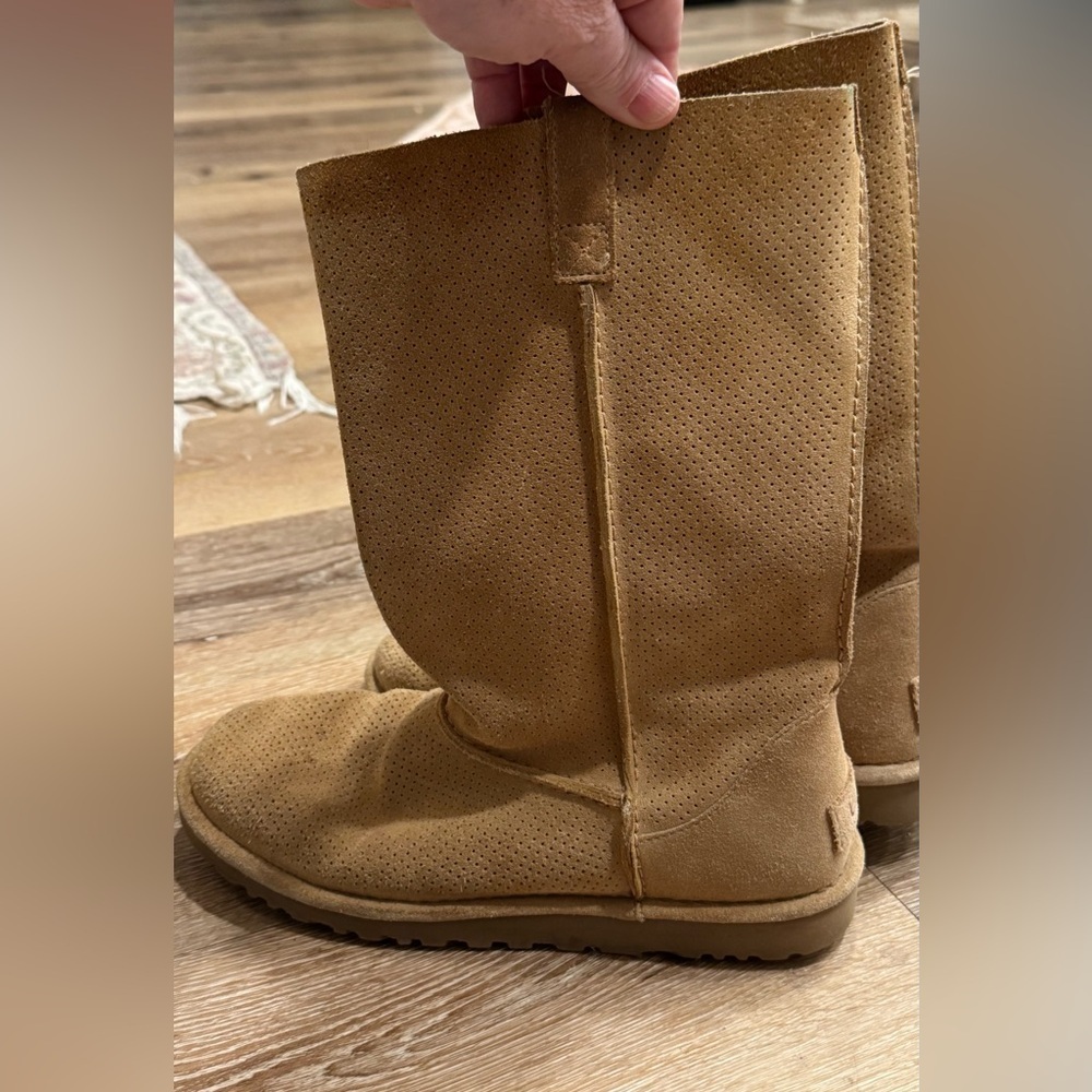 ๐ค UGG Classic Unlined Perf Suede Leather Boots ๐ค
